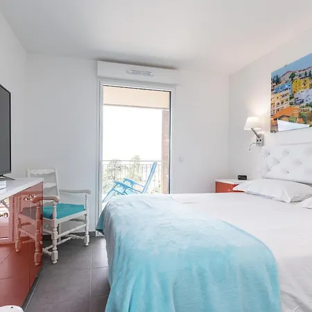 Au Soleil De * ニース